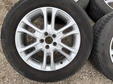 Volvo XC 18 tolli originaal valuveljed rehvidega