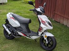 Väikse läbisõiduga roller Sachs Speedjet 50