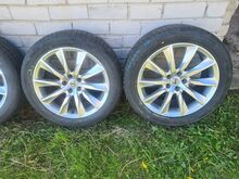Volvo valuveljed 245/45R18 suverehvidega