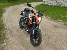 KTM Duke 125