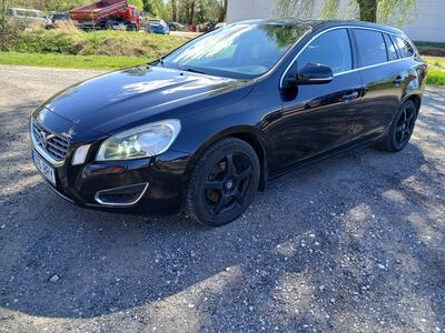 Volvo V60 MOMENTUM 2.0 D 120kW 2011