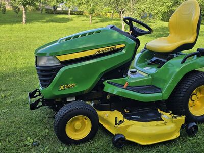 Murutraktor John Deere X590