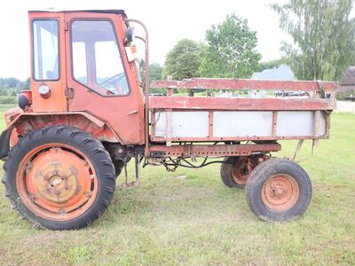 Ratastraktor T-16 dokid