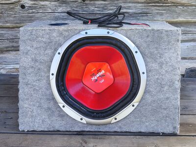 Sony Xplod 15" woofer koos kastiga