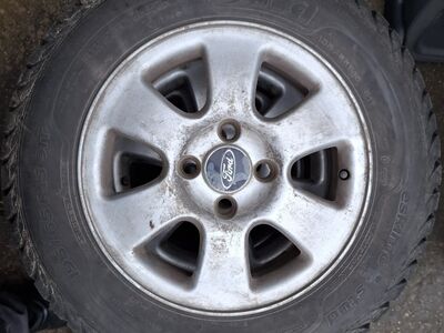 Naastrehvid R15 valuvelgedel