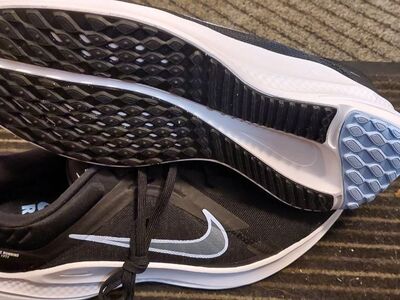 Uued Nike Quest 5 tossud, suurus 45.5