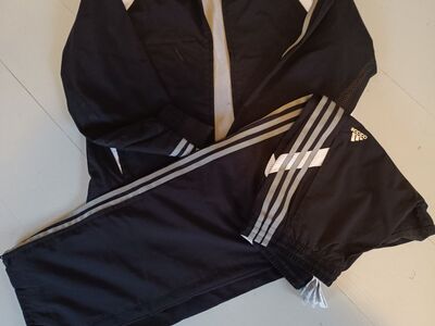 Adidas dressid