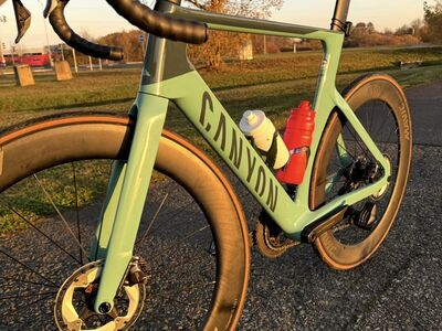 Canyon Aeroad CF SLX 8 Di2 – размер L