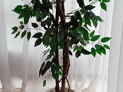 Kunstpuu + pott Ikea