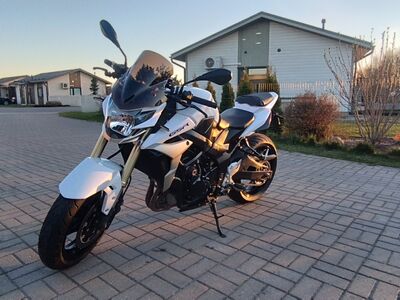 Suzuki GSR-750