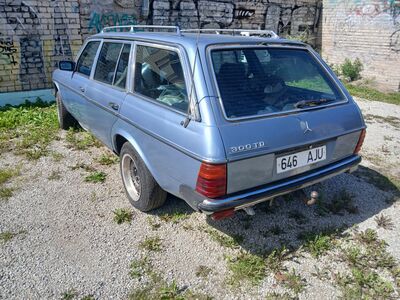 Mercedes-Benz S123 OM606
