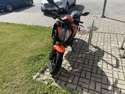 KTM Duke 890