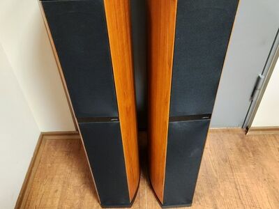 JAMO D570 3 way bassreflex floorstanding loudspeak