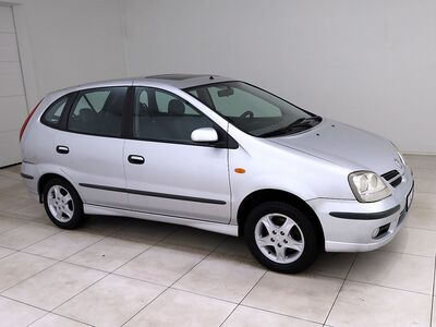 Nissan Almera Tino