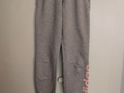 Tüdrukute hallid Adidas dressid s XS.