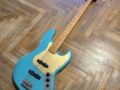 Squier 40th Anniversary Jazz basskitarr