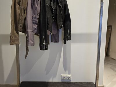 Eksklusiivne reguleeritav riidestange / müügipukk