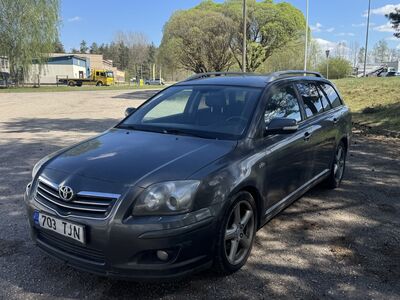 Toyota Avensis 2.2 дизель кондиционер