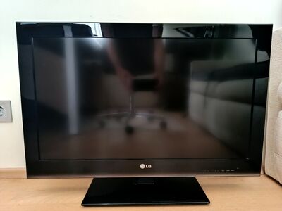 LG 32