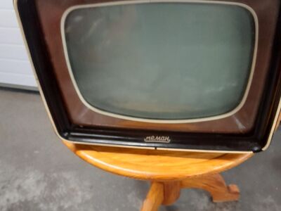 Vana Televiisor NEMAN.