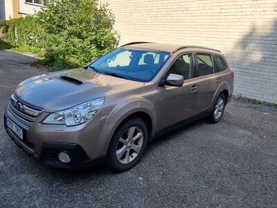 Subaru outback 2,0d ATM 2013a