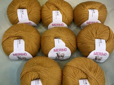 Meriinovillane lõng - 8 kera. Kokku 400 g