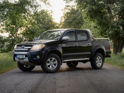 Toyota Hilux 3.0 automaat reg makstud.
