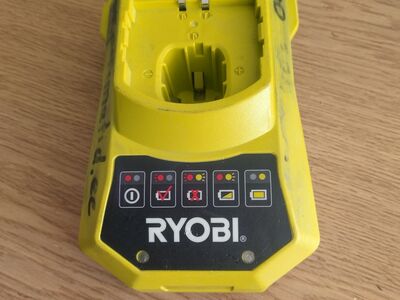 Ryobi akulaadija