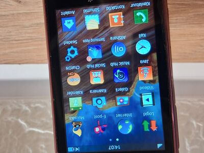 Punane Samsung LaFleur nutitelefon