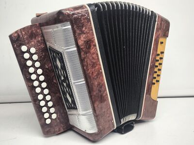 Karmoška, A-duur, häälestatud