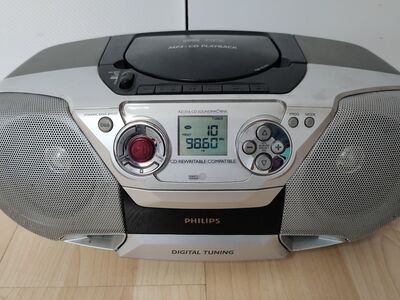 Philips AZ1316 boombox