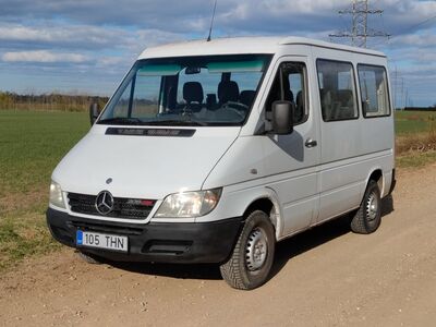 9 istmega buss Mercedes-Benz Sprinter 2005