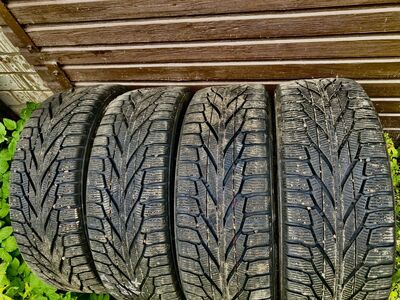215/60/17” Nokian lamellrehvid