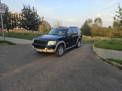 Ford Explorer Edie Bauer 4.0 157kW (7 kohta)