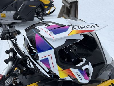 Airoh Twist 3 MX Helmet Rainbow (1x kasutatud)