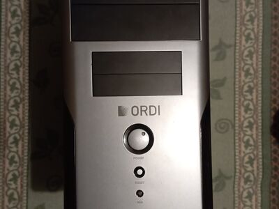Lauaarvuti retromängudeks
