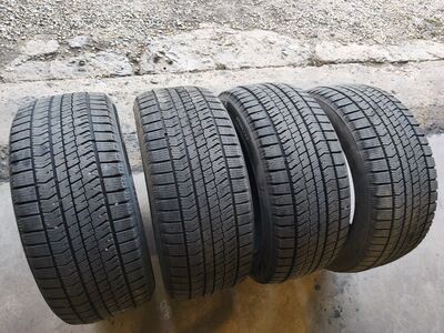 17" 225/50 Bridgestone lamellrehvid