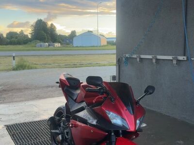 Yamaha yzf-r125