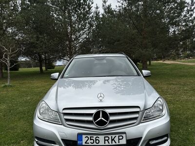 Mercedes-Benz C200