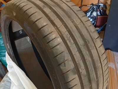 Suverehvid Pirelli