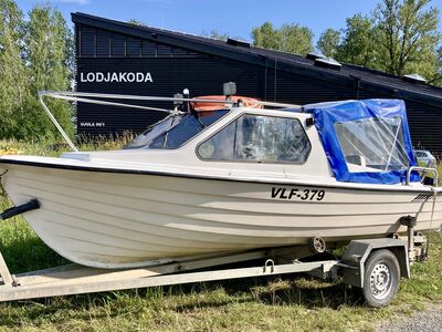 Kajutiga paat + 40hp mootor + haagis