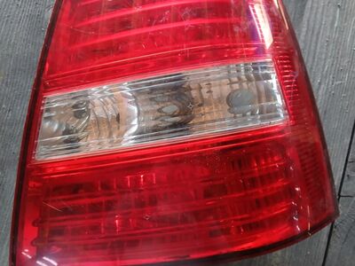 Kia Sorento parem originaal tagatuli 924-3E5