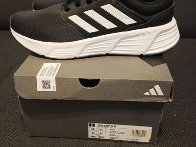 Adidas tossud