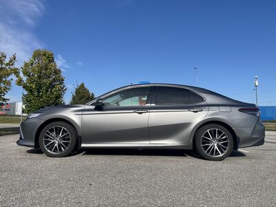 Toyotra Camry 2.5 Hybrid 12.12.2023 43000km
