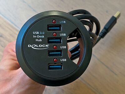 Delock suure võimsusega lauasisene 4-pordiline USB