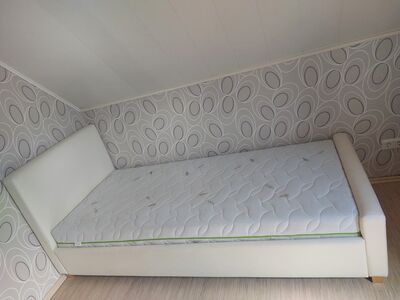 Voodi koos madratsiga 90x200