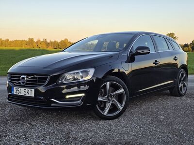 Volvo V60 Plug-In Hybrid AWD Summum 2.4 D6 158kW