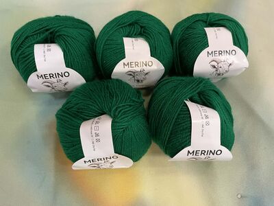 Meriinovillane lõng - 5 kera. Kokku 250 g.
