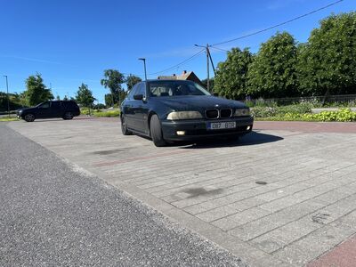 Bmw523i