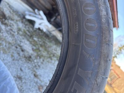 Suverehvid Goodyear Efficient Grip 205/55 R17 91V